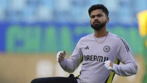 Iyer's Test Debut Delayed: Analyst Cites Competition Despite Strong Form