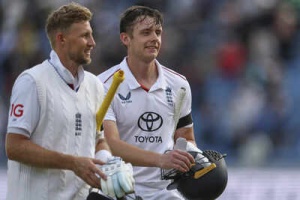England's Ruthless Strategy Revealed: Wicketkeeper Smith Details Key to Headingley Test Victory Over India