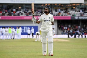 Sanjay Manjrekar Urges KL Rahul to Step Up Amidst India's Batting Transition in 2nd Test vs England