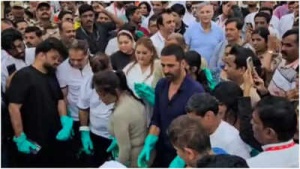 Akshay Kumar Champions Public Cleanliness at Juhu Beach Post-Ganpati Festival