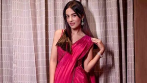 Amrita Rao Reveals Intense Fan Attention After 'Vivah,' Including Marriage Proposals and a Letter Written in Blood