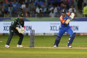 Shivam Dube's Unique Power: Coach Rejects Yuvraj Singh Comparisons After Asia Cup Win