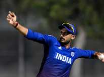 Axar Patel Cleared After Head Knock in Asia Cup Clash Against Oman; India's Vice Captain Fit for Pakistan?