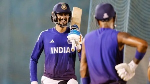 Axar Patel Injury Scare: Doubt Looms for India-Pakistan Asia Cup Clash After Head Blow