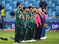 Asia Cup 2025: Pakistan-UAE Match Proceeds After Delay Following Pycroft Meeting and Handshake Controversy Apology