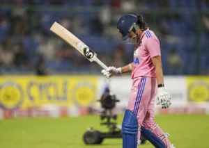 Smriti Mandhana Blazes Record-Breaking Century, Fuels India's Chase Against Australia