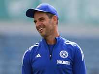 Ten Doeschate: India Favored in Asia Cup Clash vs. Pakistan, Execution Key