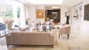 Janhvi Kapoor's Rs 65 Crore Mumbai Abode: A Tour of Art, Luxury, and Cozy Comfort