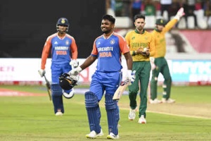 Asia Cup 2025: Ravi Shastri Advocates for Sanju Samson as Opener, Citing 'Maximum Danger'
