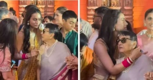 Nysa Devgan's Touching Moment with Grandmother Tanuja at Durga Puja Celebrations Goes Viral
hoặc
Viral Video: Nysa Devgan's Affectionate Gesture Towards Grandmother Tanuja Warms Hearts at Durga Puja