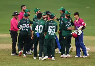 Handshake Controversy: Ex-Umpire Clarifies Rules Amidst Pakistan Cricket Board's Asia Cup Drama